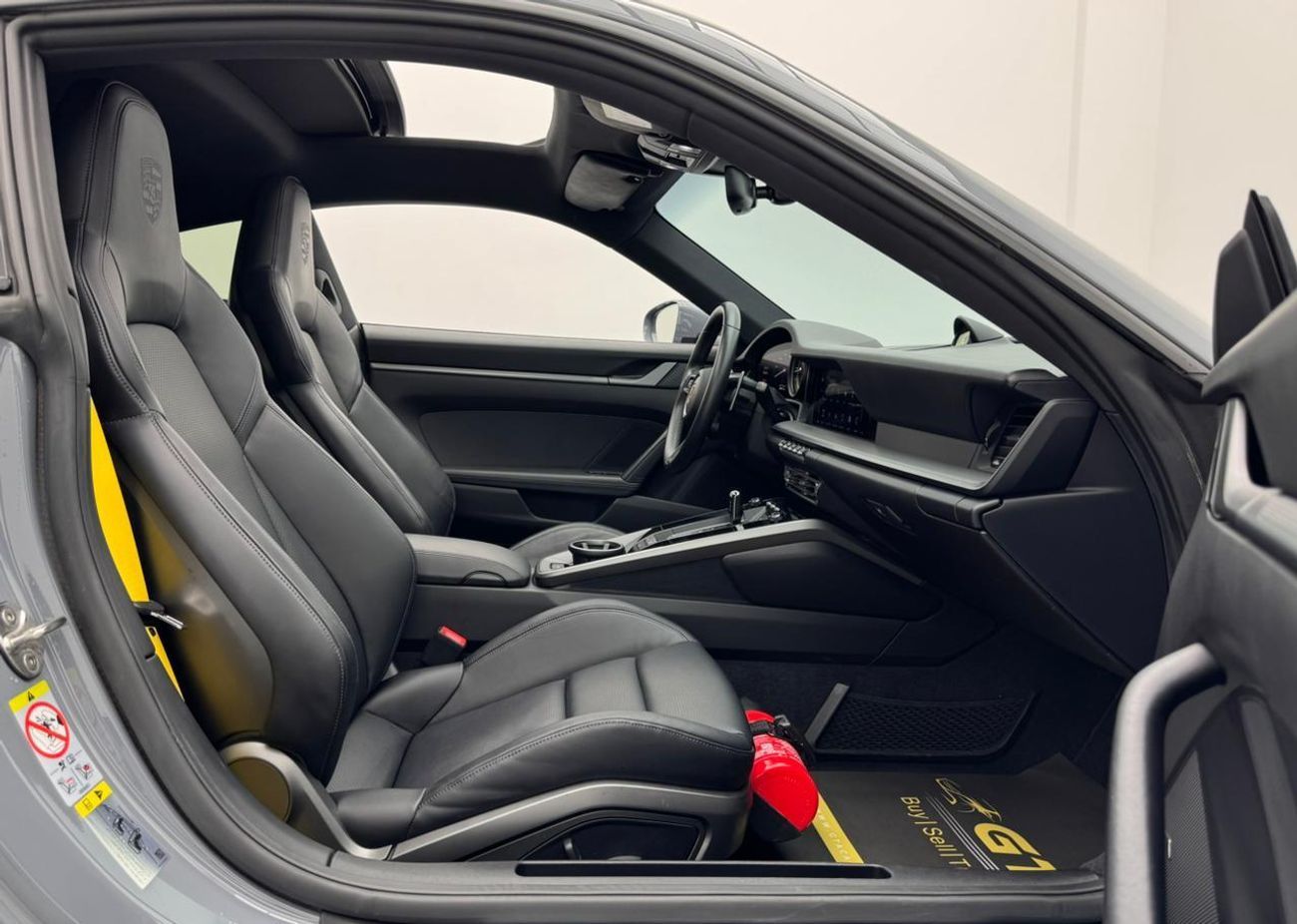 بورش 911 Carrera 3.0L (444 HP) Coupe 2024 Porsche 911 Carrera, Porsche Service History, Feb / 2027 Porsche Wa