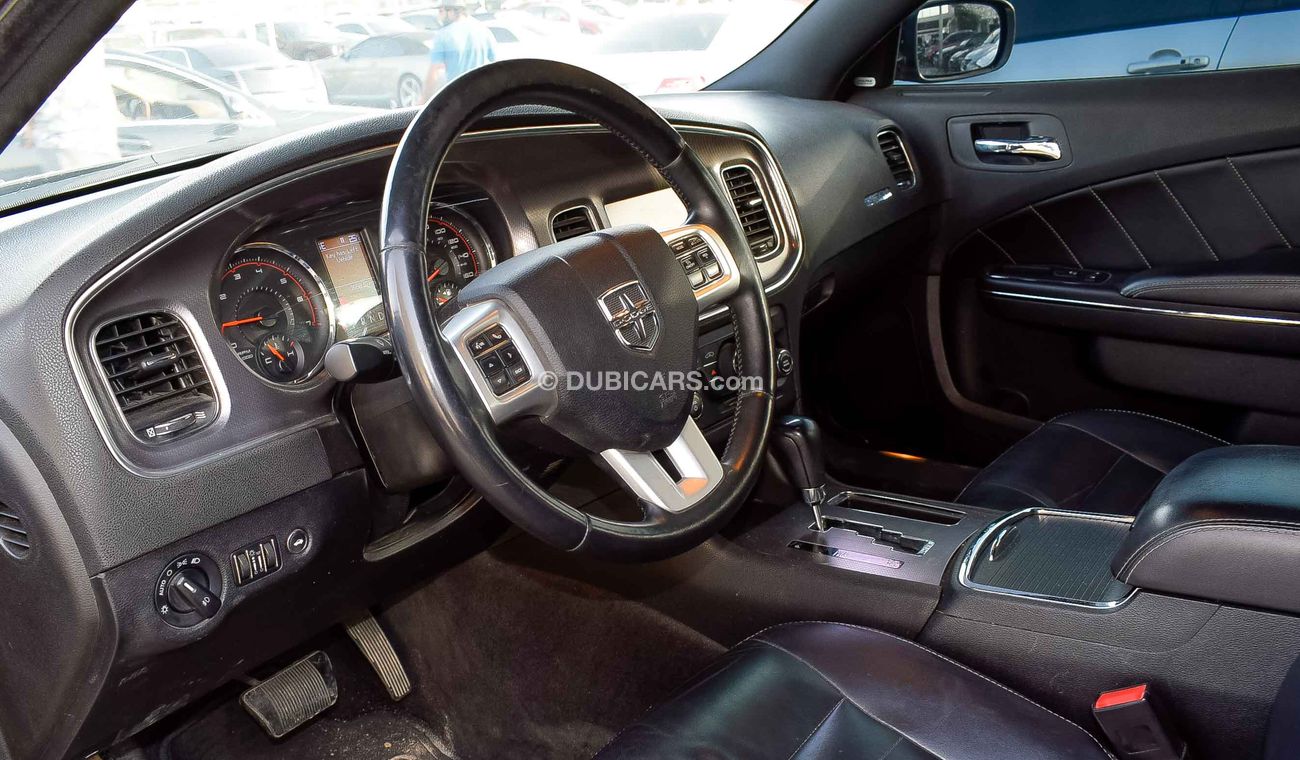 دودج تشارجر 2011 Hemi 5.7 ltr kit SRT8 Full options