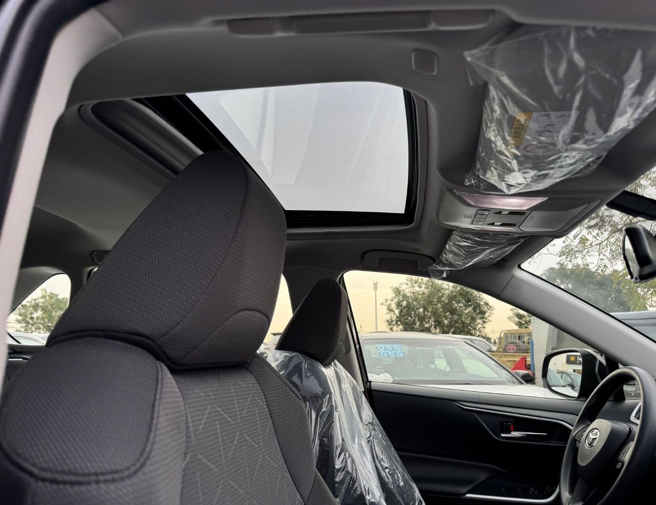 Toyota RAV4 EURO 6 / Full Option / 2.5L With Sunroof / 4WD CODE # RAVPH