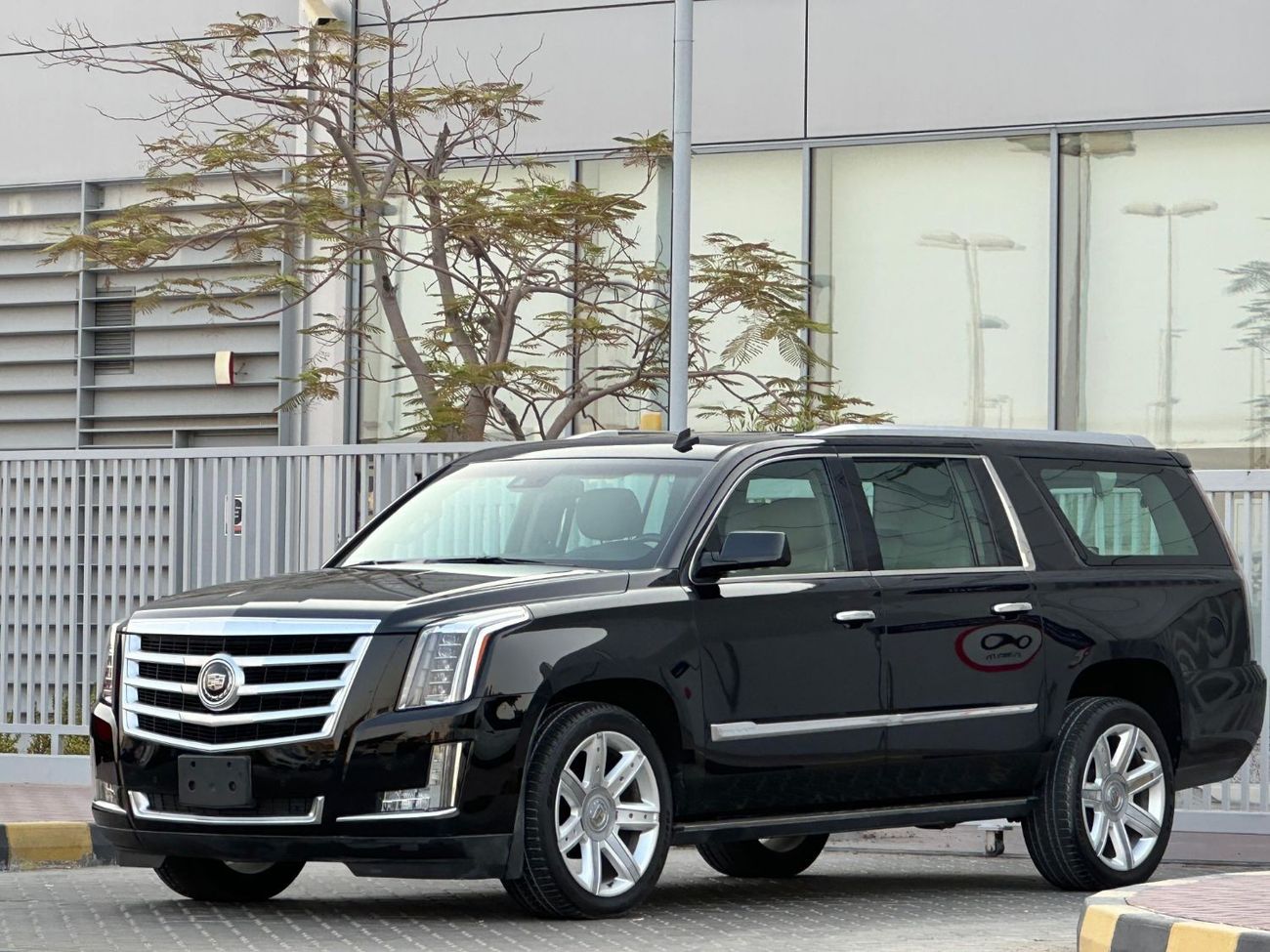 Cadillac Escalade ESCALADE ESV PLATINUM 2015 GCC FULL OPITION // PERFECT CONDITION