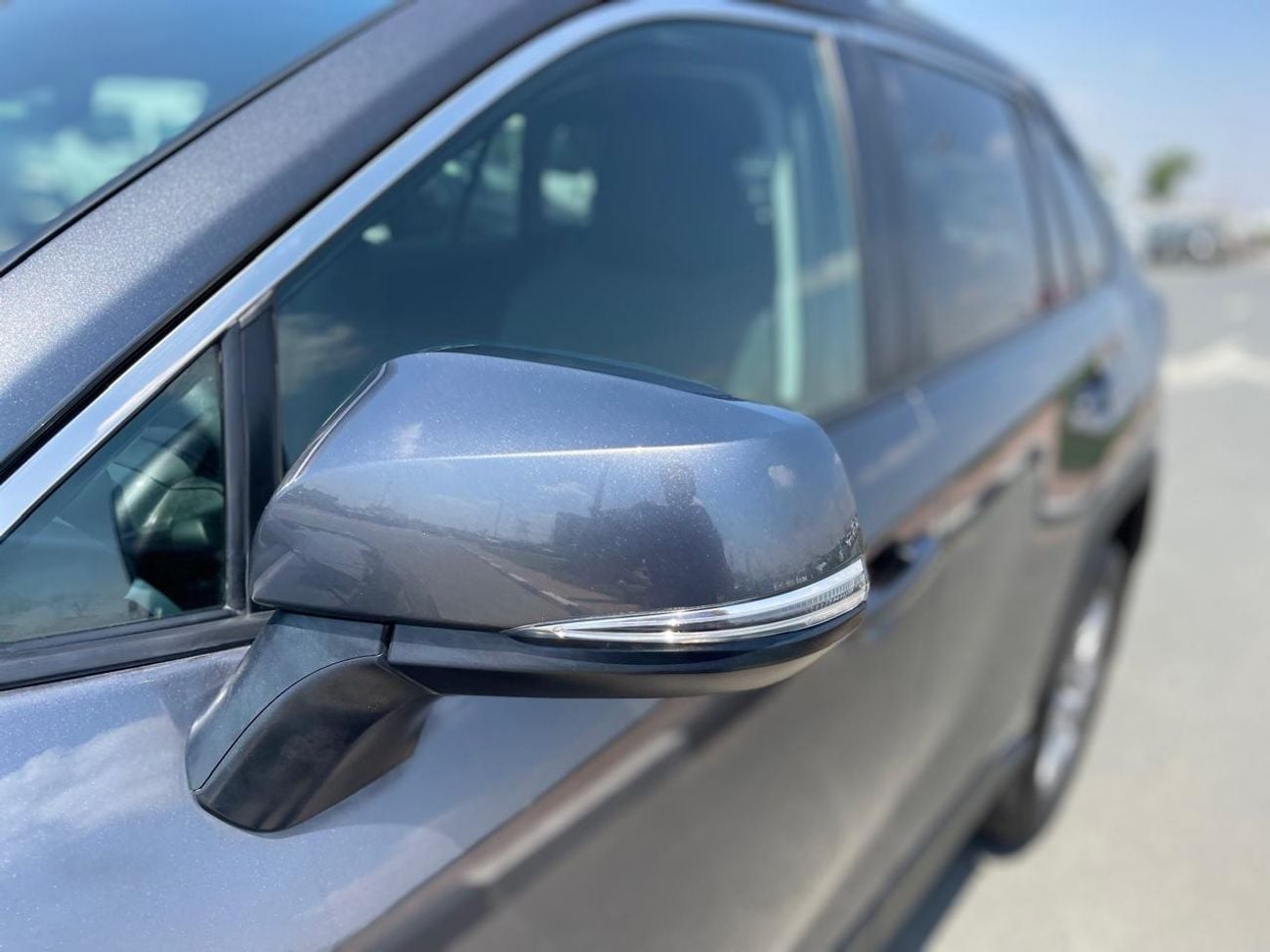 تويوتا راف ٤ Left Hand Petrol ,2.5 liter ,Only For Export