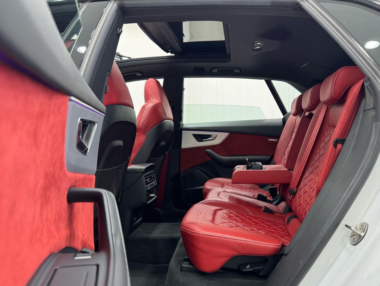 أودي Q8 55 TFSI quattro S Line 3.0L 2021 Audi Q8 S-Line 55TFSI Quattro, 2026 Audi Warranty + Service Pack, F