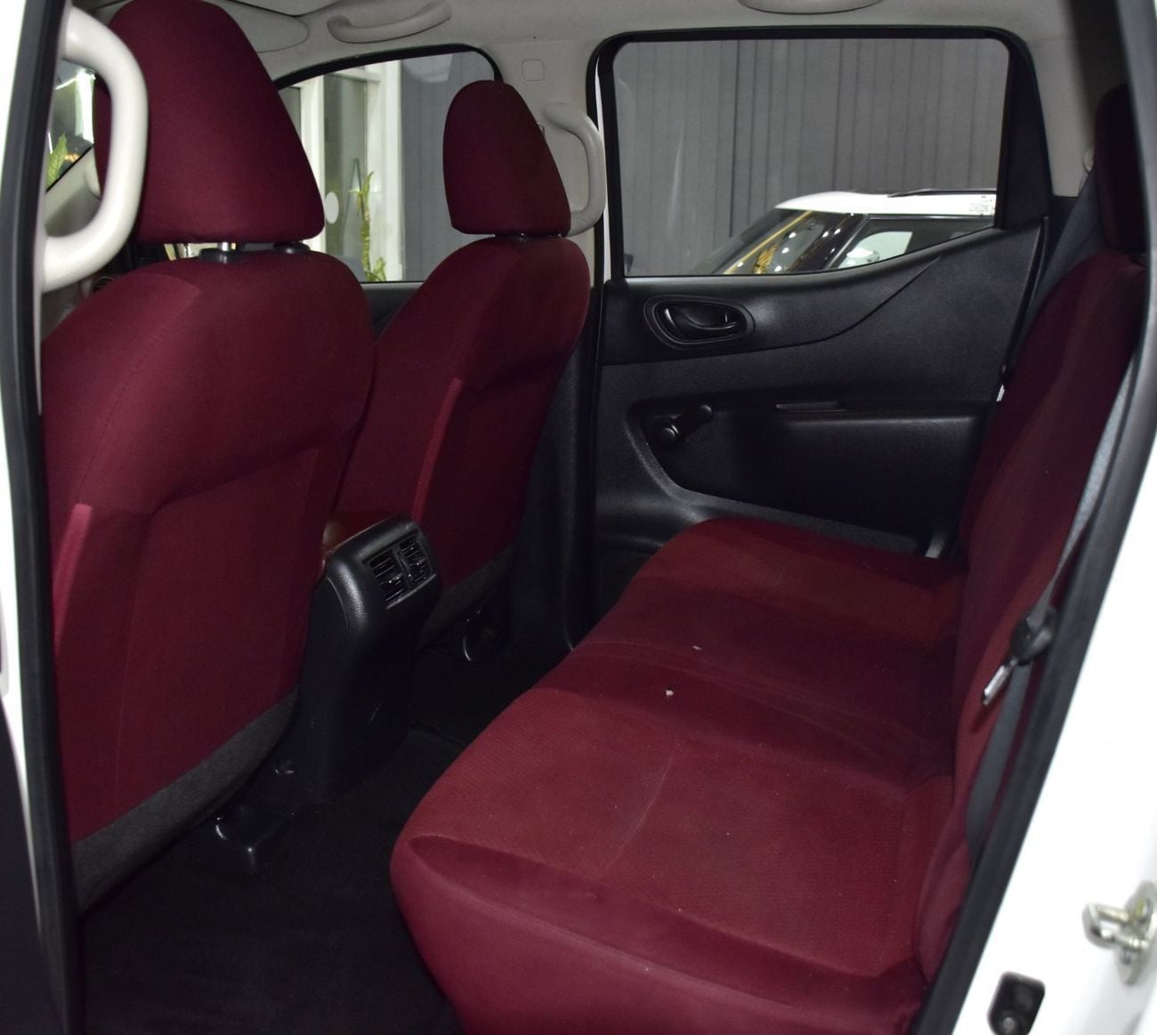 Nissan Navara SE CSF EXCELLENT DEAL for our Nissan Navara ( 2020 Model ) in White Color GCC Specs