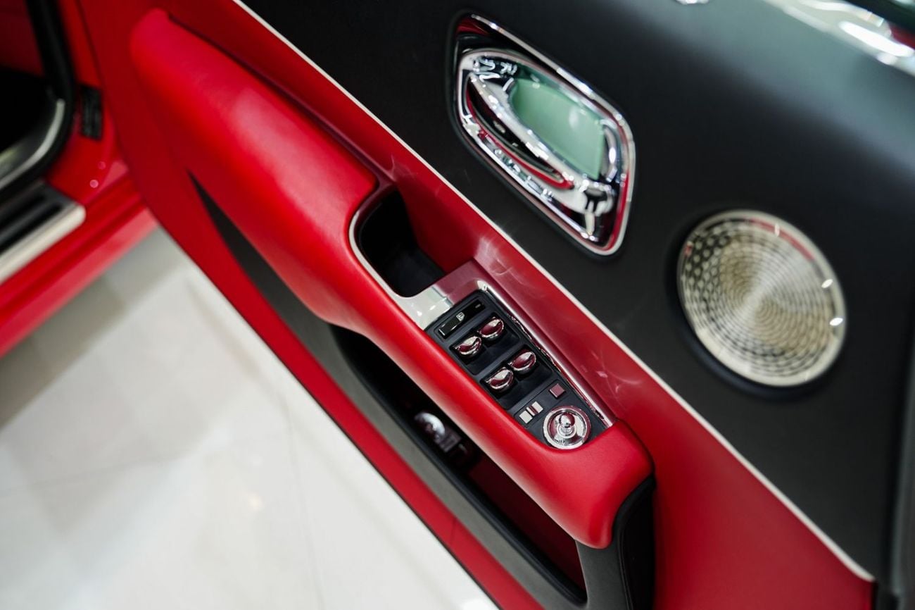 Rolls-Royce Wraith Black Badge, Two-Tone Exterior, Bespoke Audio, Starlight, GCC Specs!!