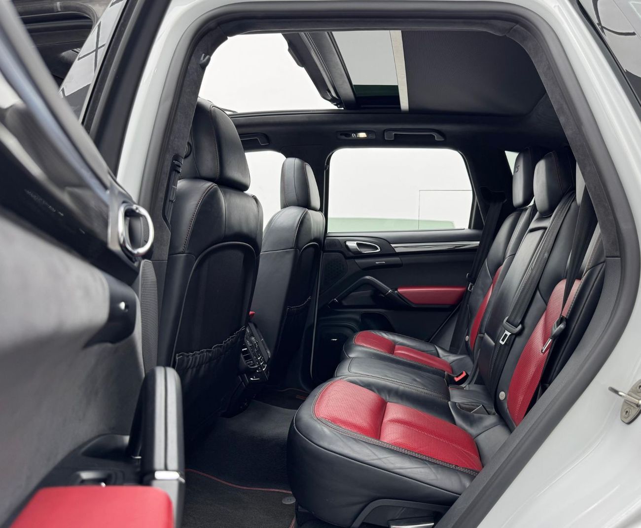 بورش كايان GTS 3.6L 2016 Porsche Cayenne GTS Exclusive, Full Porsche Service History, 2026 Porsche Warranty, GC