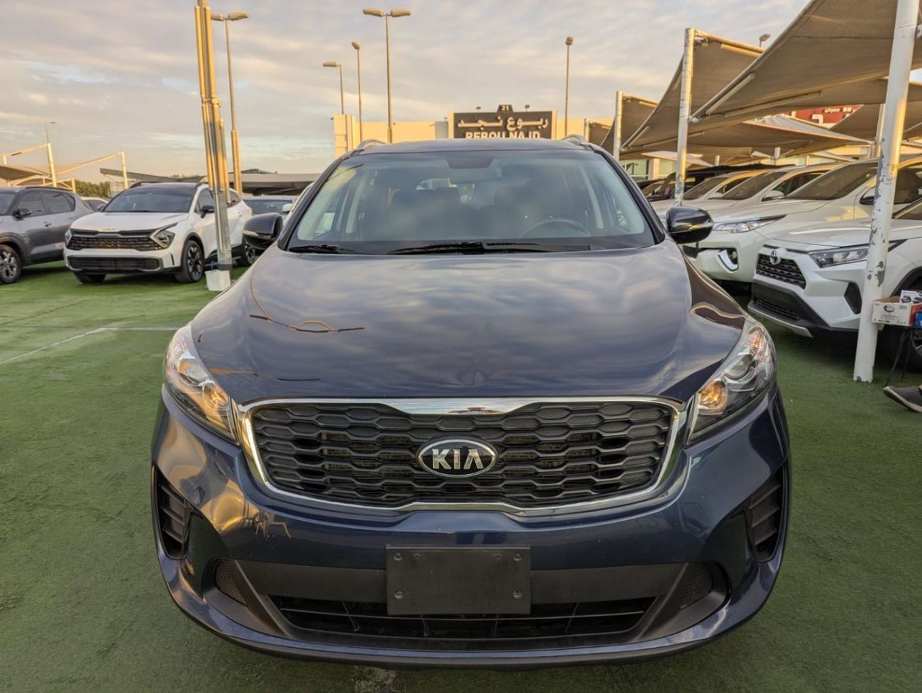 كيا سورينتو Base 2.4L AWD KIA SORENTO 2019 V4 engine 2.4 American clean title no any work required just buy and