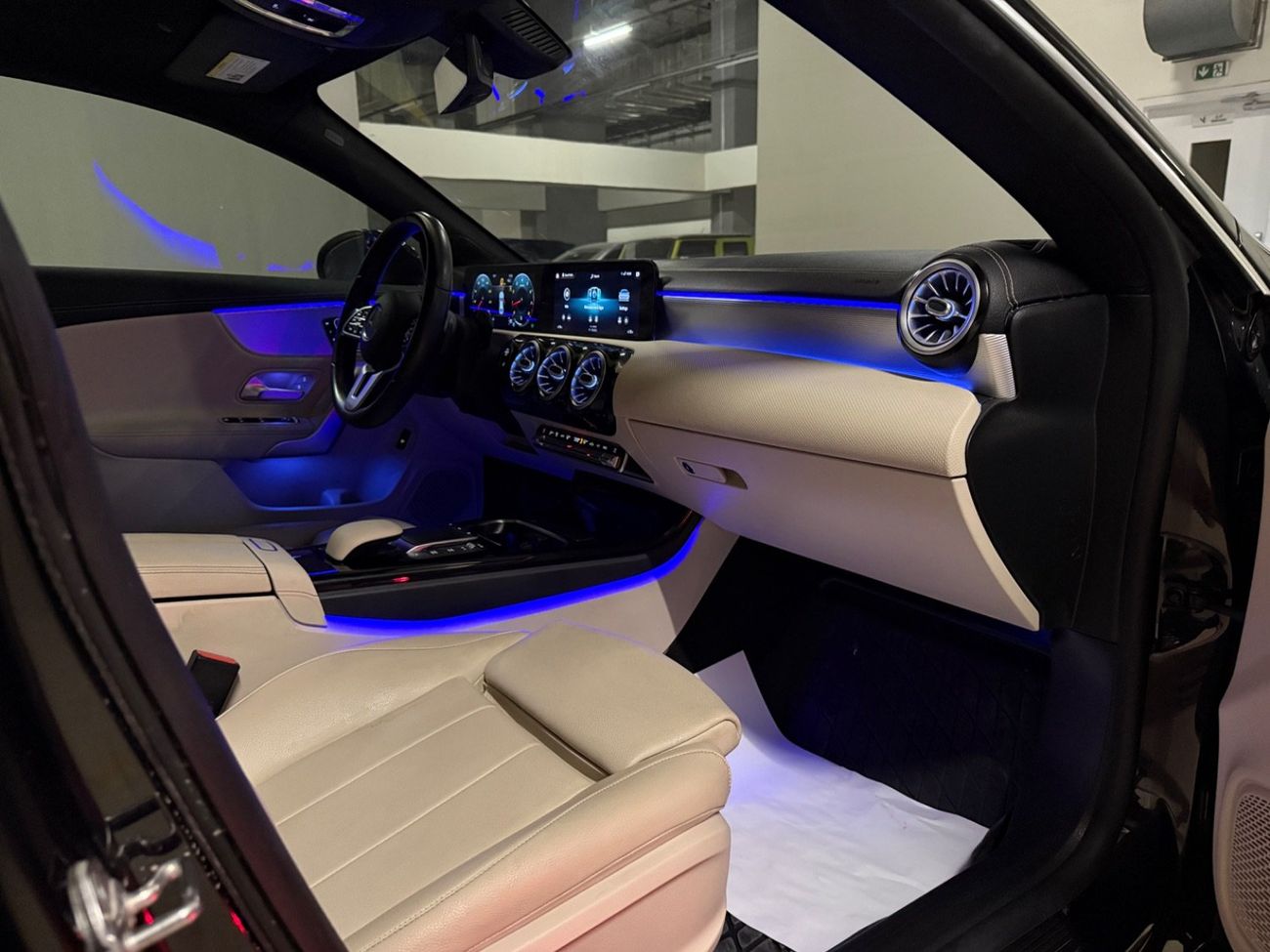 Mercedes-Benz CLA 250 Premium + 2.0L