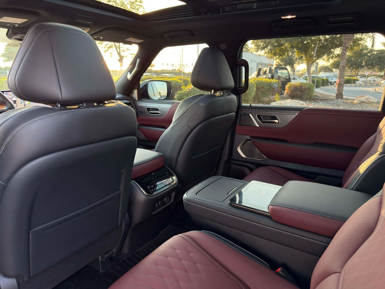 إنفينيتي QX80 Autograph Captain Chairs 3.5L