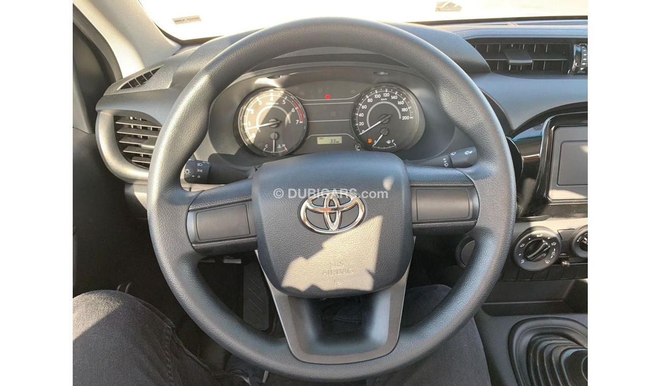 تويوتا هيلوكس 2.7 L Petrol 4x2 SCAB S/C