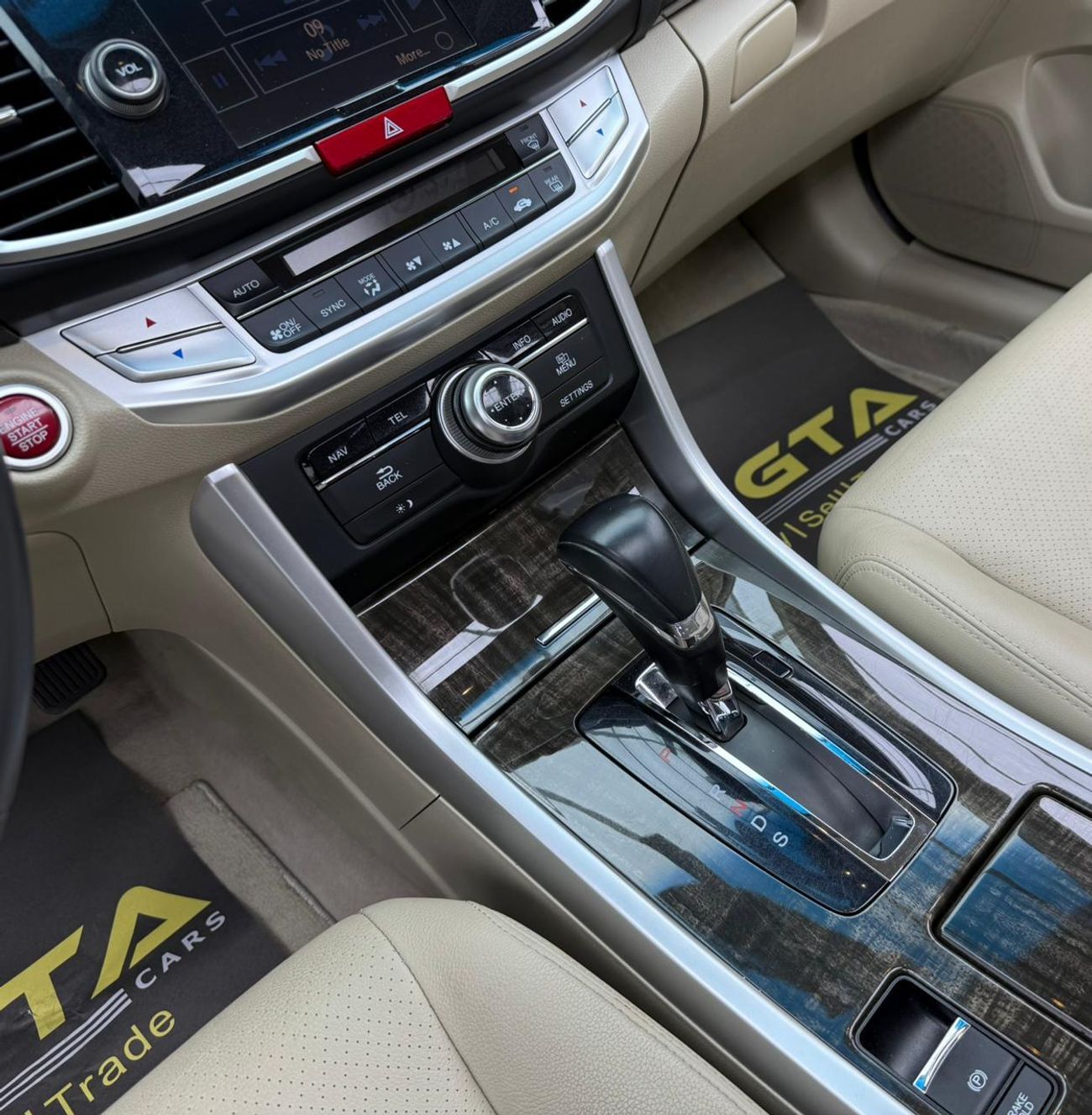 Honda Accord EX 3.5L 2016 Honda Accord V6 EX, Service History, Fully Loaded, Excellent Condition, GCC