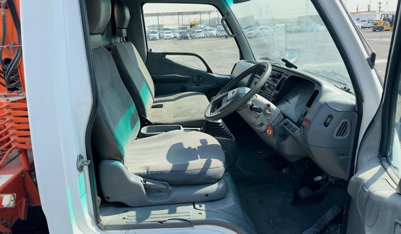 ميتسوبيشي فوسو كانتير NEAT AND CLEAN CONDITION | ENGINE SIZE: 4D35 | RHD | MANUAL TRANSMISSION | 1998