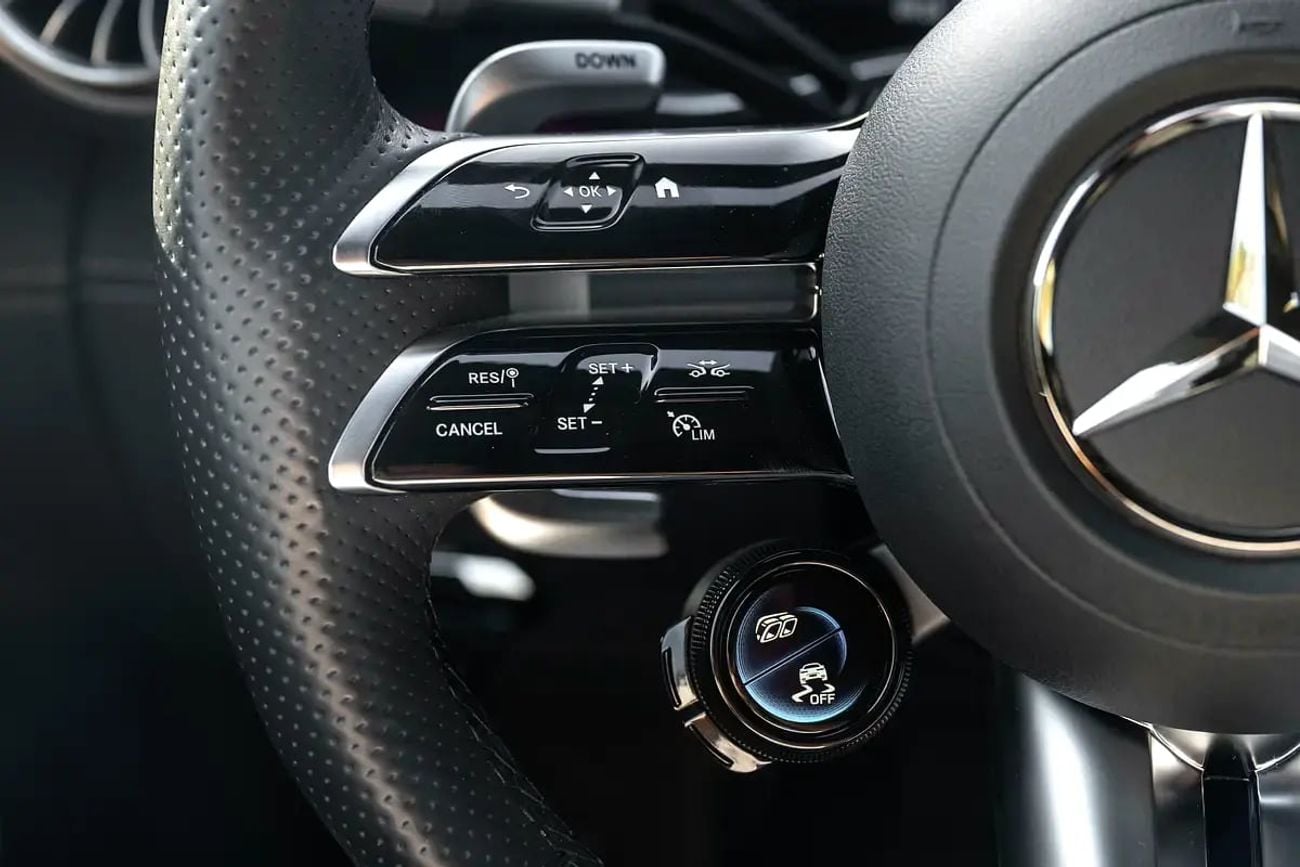 مرسيدس بنز SL 63 AMG Mercedes-AMG SL63 Roadster | 2 Years Warranty + Service Contract