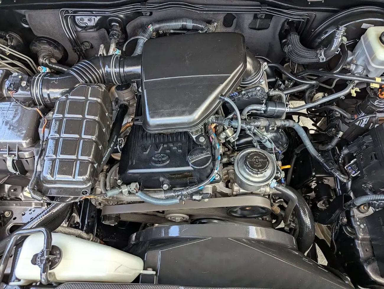 Toyota Prado TX-L FACELIFTED WITH INTERIOR AND EXTERIOR V4 2.7L GCC IN EXCELLENT CONDITION