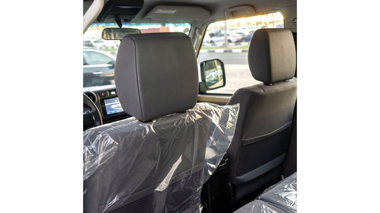 تويوتا لاند كروزر 70 Hard Top | High Option | 4.0L | V6 | Petrol | M/T (5 Doors)