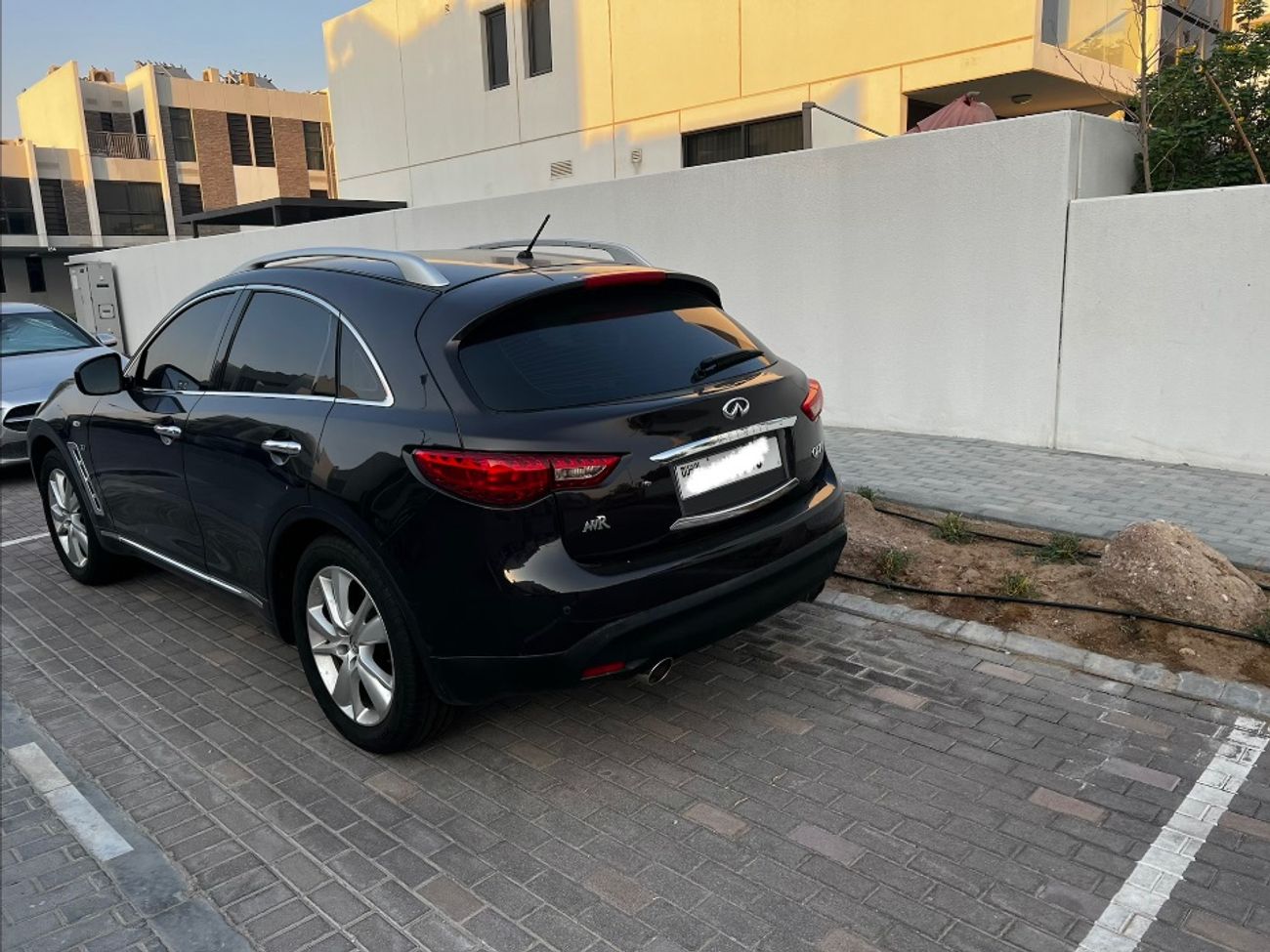 Infiniti QX70 Luxe Sensory