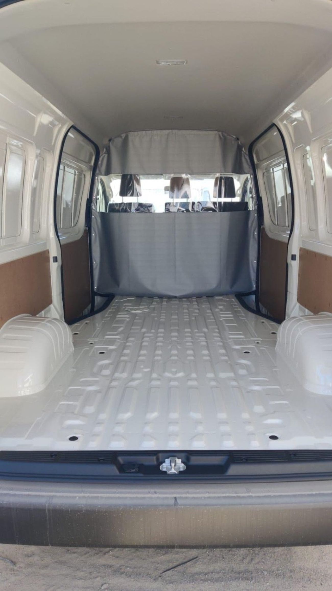 Toyota Hiace GL 3.5 Manual CARGO Band New