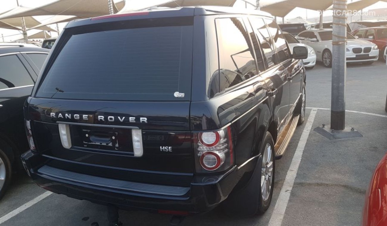 Land Rover Range Rover Vogue HSE Range Rover Vogue HSE 2010 GCC in excellent condition full service