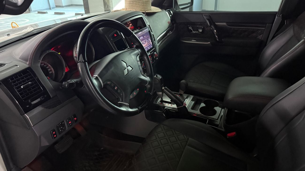 ميتسوبيشي باجيرو Mitsubishi Pajero Signature Edition 2020 3.8L GCC Specs | Firest owner