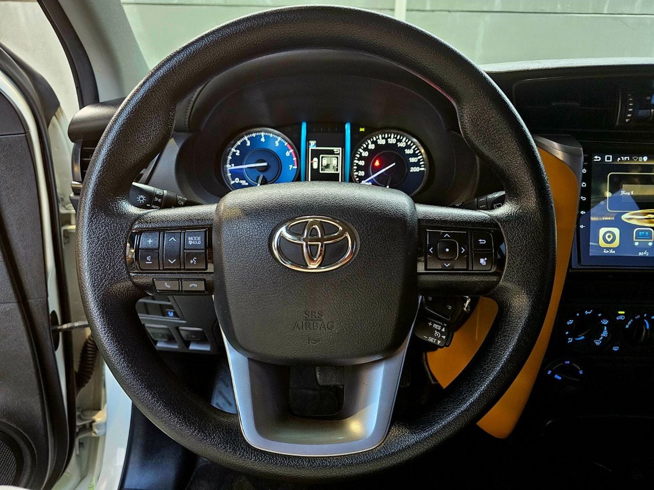 Toyota Fortuner EXR FORTUNER EXR / V4 2.7L / LEATHER SEATS / DVD CAMERA / LOW MILEAGE