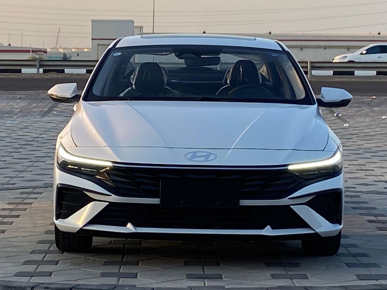 هيونداي إلانترا هيونداي النترا CN 7 LUXURY موديل: 2024 الممشي : 0  السعر : 77.000 درهم  مواصفات خليجية  فل اوبشن  4