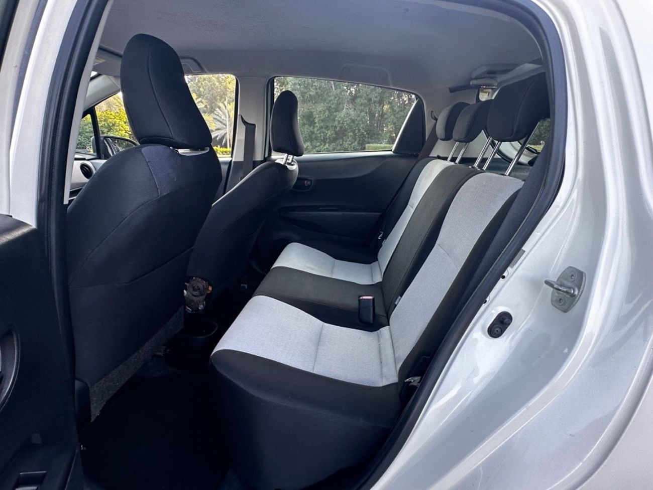 تويوتا يارس موديل 2014 خليجي حاله ممتازه جداا من الداخل والخارج