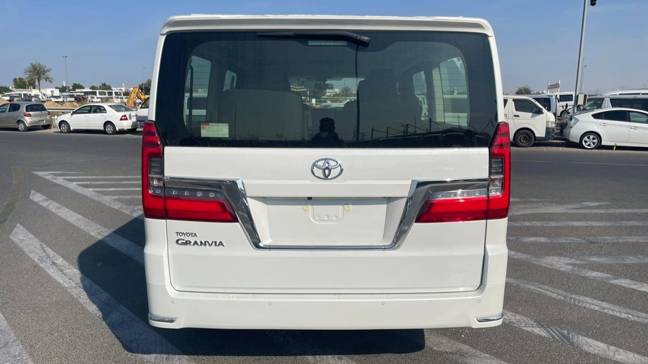 تويوتا جرافينا 3.5L PETROL 7 SEATER AUTOMATIC TRANSMISSION