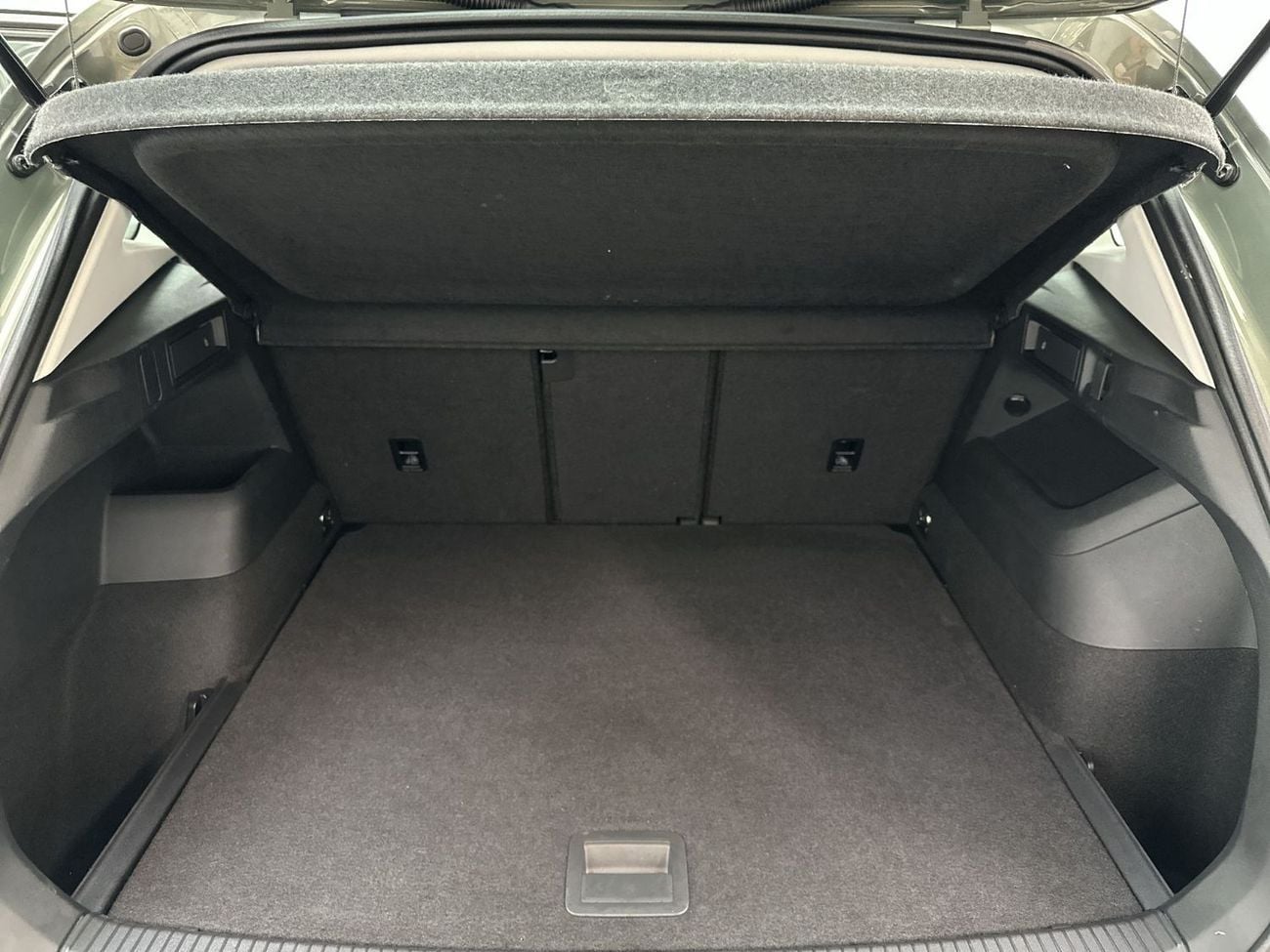 Volkswagen Tiguan LIFE 1.4L | LED Headlamps | Heated Folding Mirrors | 17" Alloy Wheels