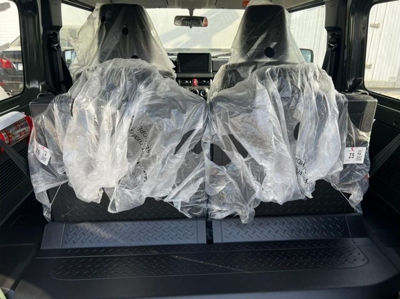 Suzuki Jimny GCC AT 1.5L SUV 4WD // 2023 // FULL OPTION WITH DVD&BACK CAMERA , CRUISE CONTROL // SPECIAL OFFER //