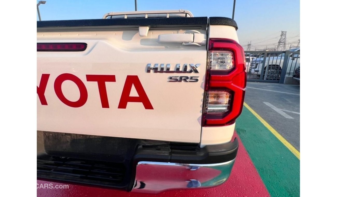 Toyota Hilux T- Hilux 2.7 Petrol 4x4 A/T 2023 White color