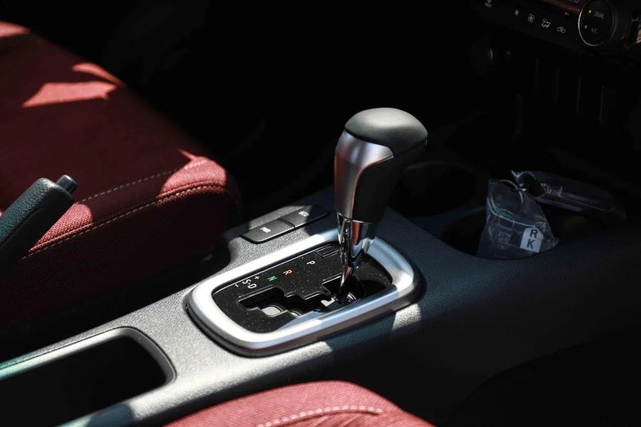 Toyota Hilux GLX 2.7L Double Cab Utility 4WD A/T 4X4 GCC FULL 1/1