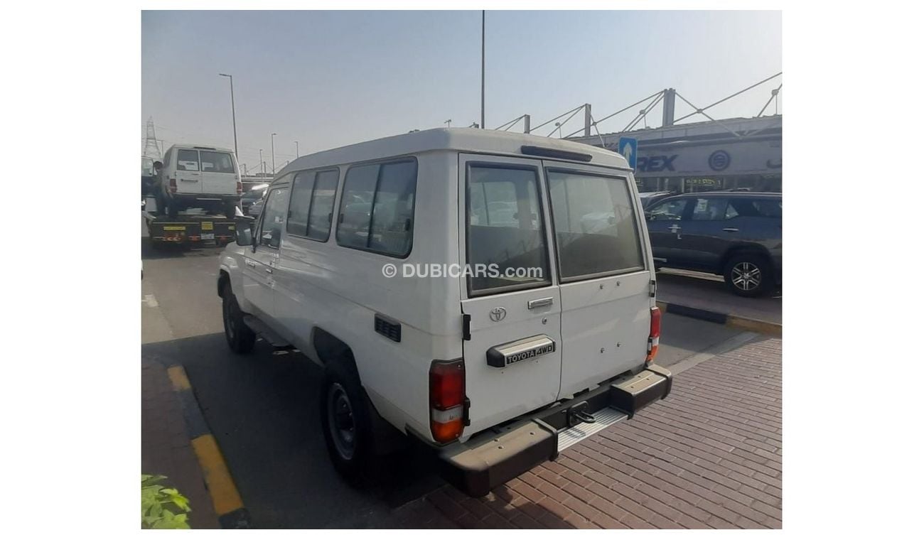 Toyota Land Cruiser 70 DIESEL 4.2L V6