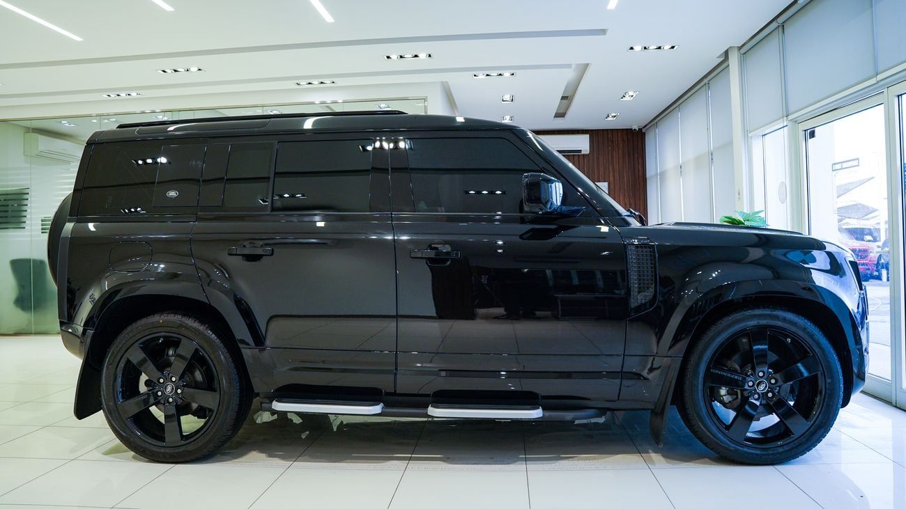 Land Rover Defender P300 110 2.0L (7 Seater)