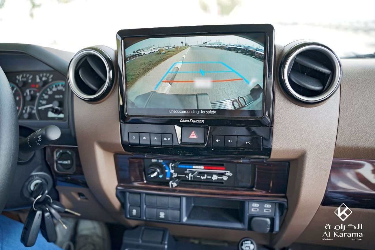 تويوتا لاند كروزر 70 ٢٫٨ لتر | دفع رباعي يدوي | إصدار الذكرى الأربعين | خليجي | كاميرا خلفية | مقاعد جلدية | LC76