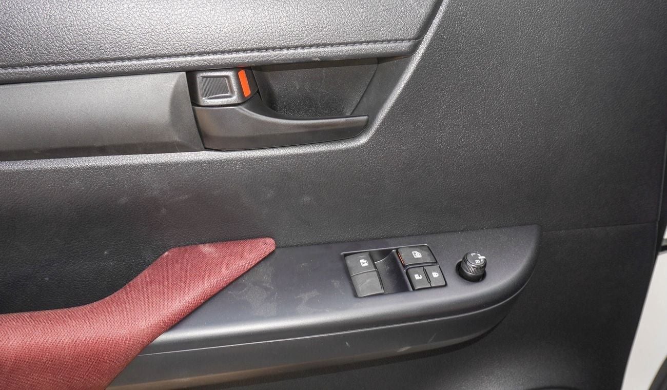 Toyota Hilux 2.7L  M/T 2WD