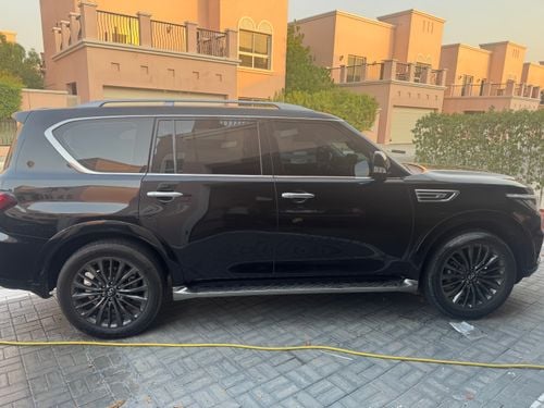 Infiniti QX80