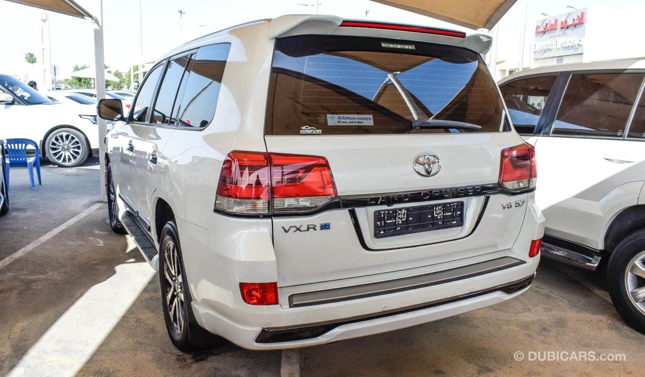 Toyota Land Cruiser VXR With 2016 Body kit