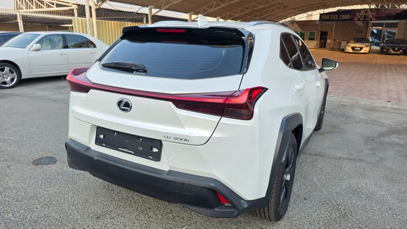 Lexus UX300h PREMIER
