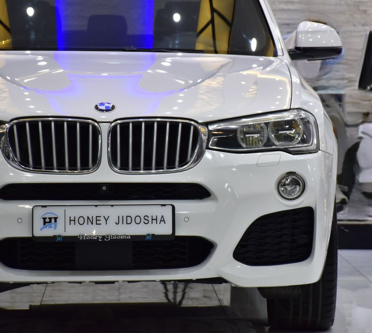 بي أم دبليو X3 EXCELLENT DEAL for our BMW X3 xDrive28i M-Kit ( 2015 Model ) in White Color GCC Specs