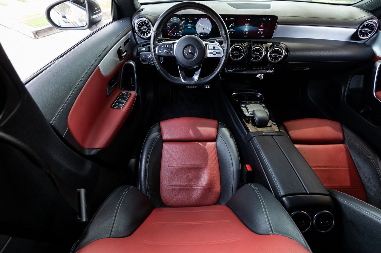 Mercedes-Benz CLA 250 Std 2.0L (224 HP)