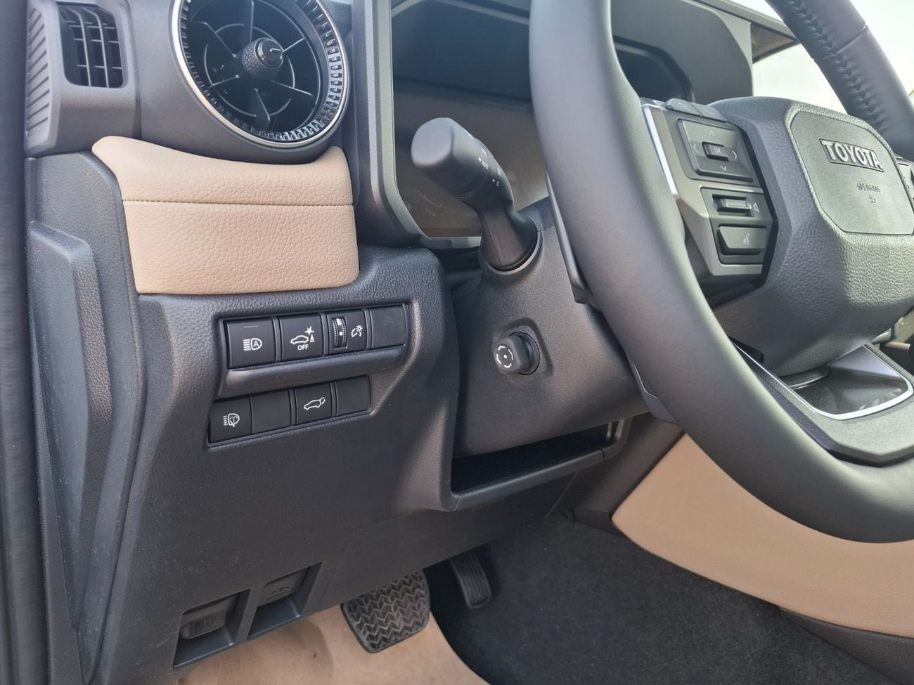 تويوتا برادو Toyota Prado Luxury 2.4L With panoramic 2026 White (Export Only)