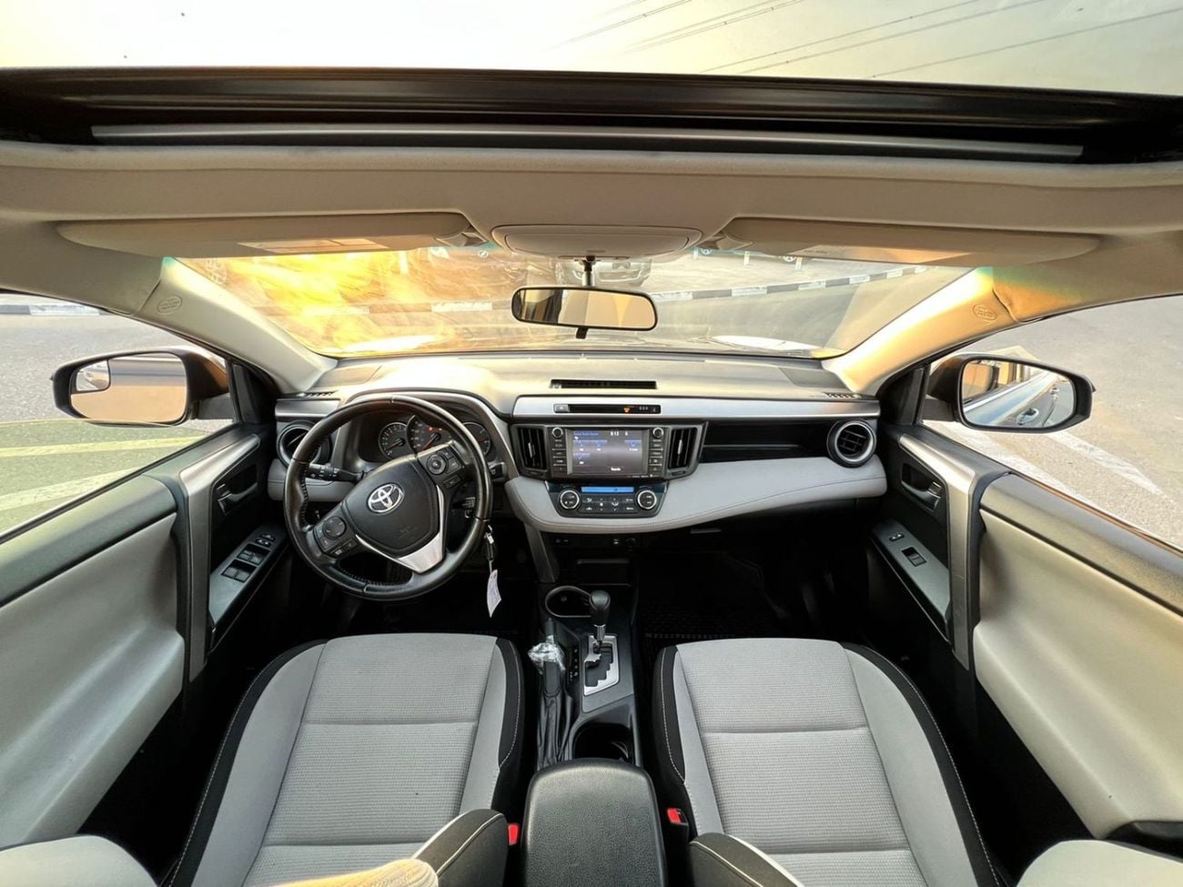 Toyota RAV4 2017 TOYOTA RAV4 XLE / AWD / MID OPTION