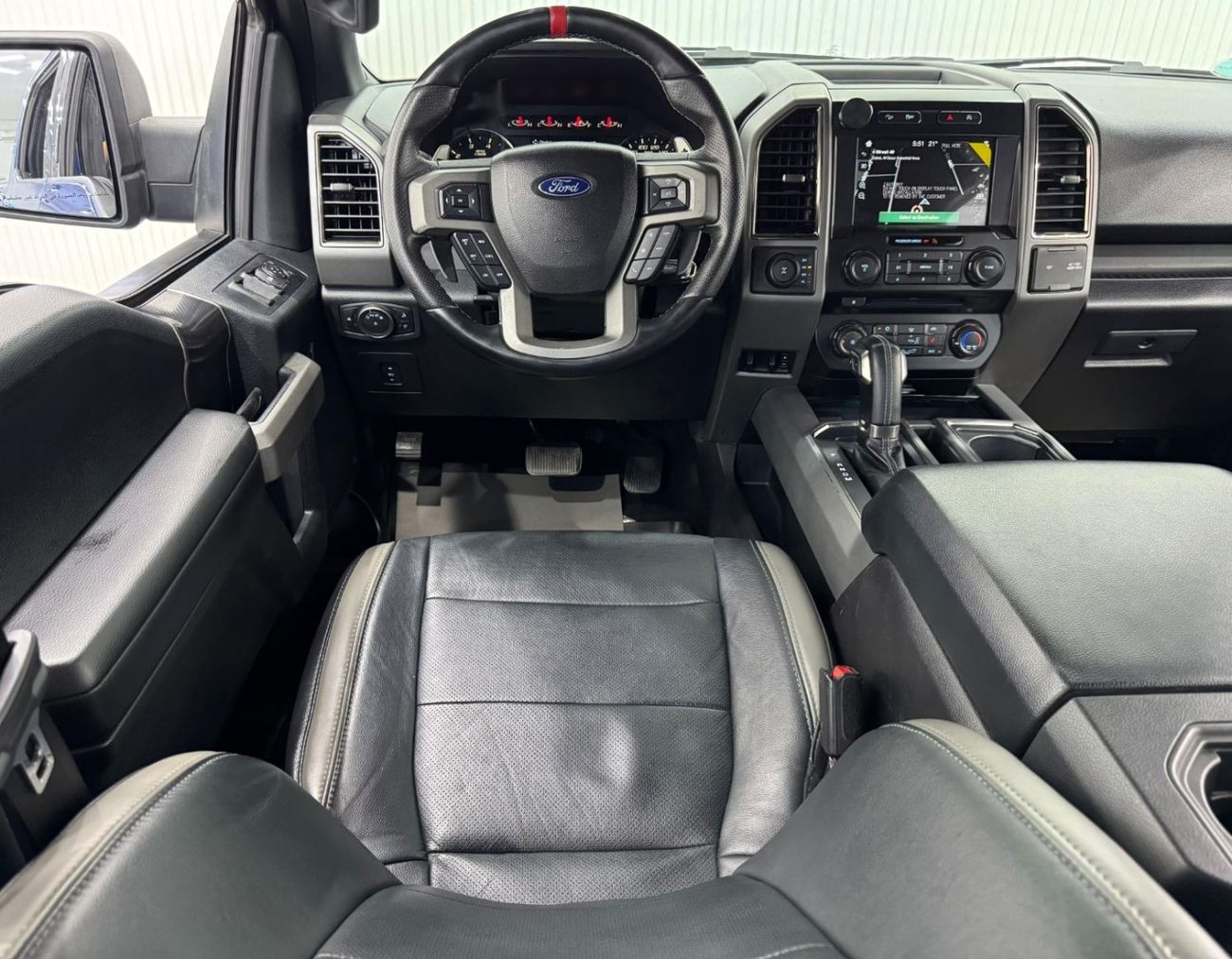 Ford F 150 Raptor 2017 Ford F-150 Raptor SuperCrew 5.5 Box, Agency Warranty Till 2027, Full Service History, GCC