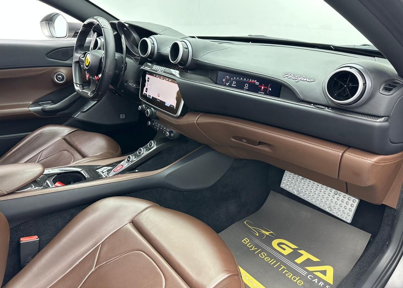Ferrari Portofino STD 2019 Ferrari Portofino, Sept/2026 Warranty + Service Contract, Full Ferrari Service History, GCC
