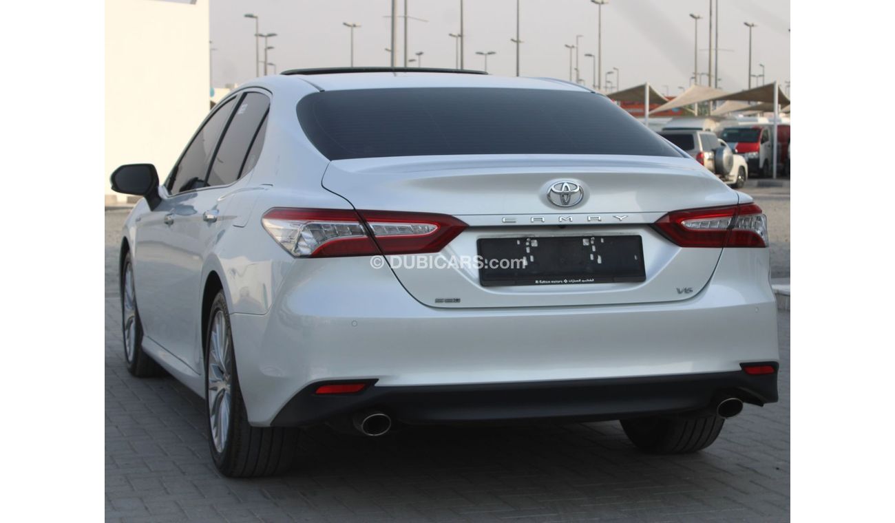 Toyota Camry SE+ TOYOTA CAMRY 2020 WHITE GCC FULL OPTION  EXCELLENT CONDITION WITHOUT ACCIDENTS