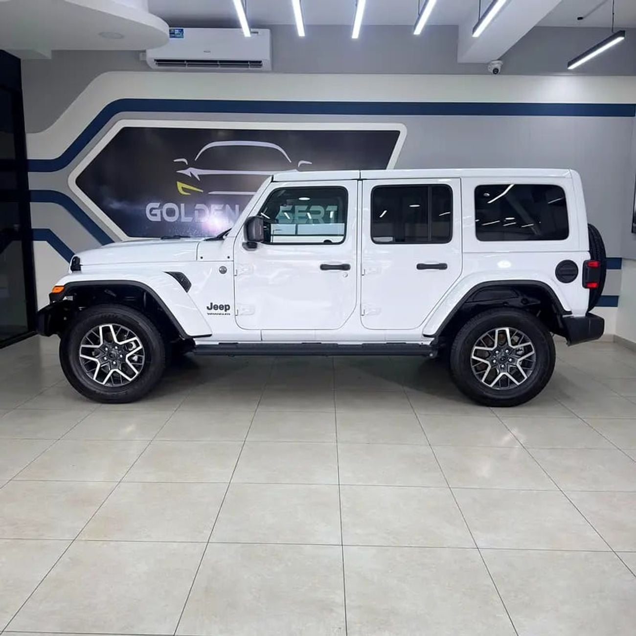Jeep Wrangler Unlimited Sahara 3.6L A/T (5 Seater)