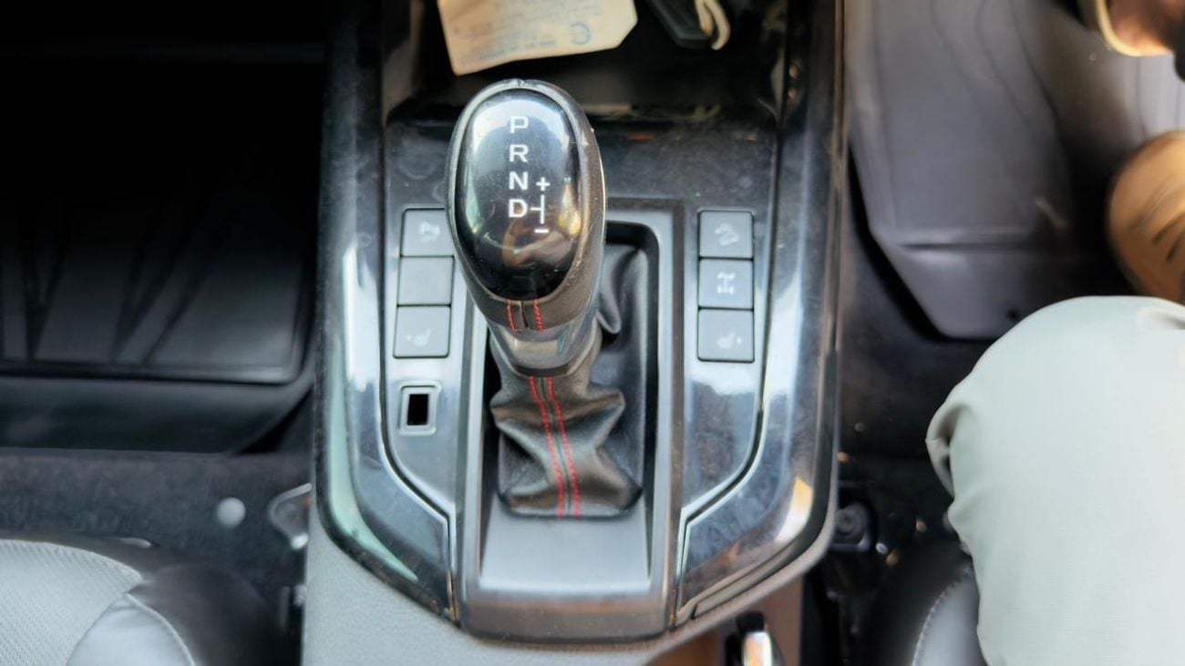 إيسوزو D ماكس X-TERRAIN | HEAVY OFF-ROAD FRONT BUMPER | PUSH START | REAR VIEW CAMERA | AT | 3.0L DIESEL | POWER S