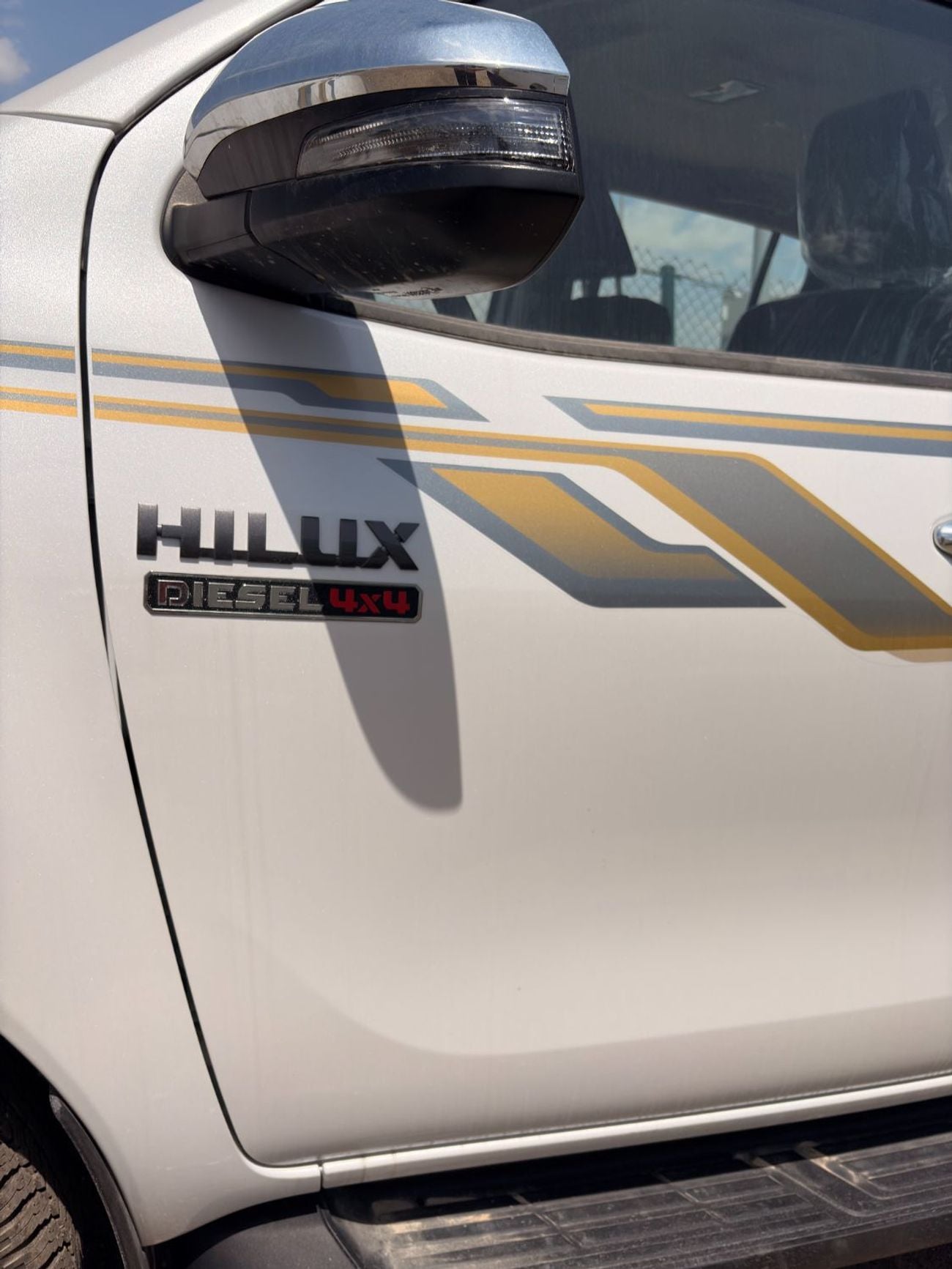 تويوتا هيلوكس Toyota Hilux 2.4L - SR5 4x4 Automatic Diesel - Full Option