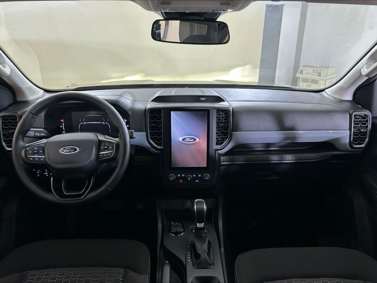فورد رانجر XLT 2.0T Diesel RDD3423 / FREE Insurance + Registration / AL TAYER MOTORS / AL QOUZ SHOWROOM