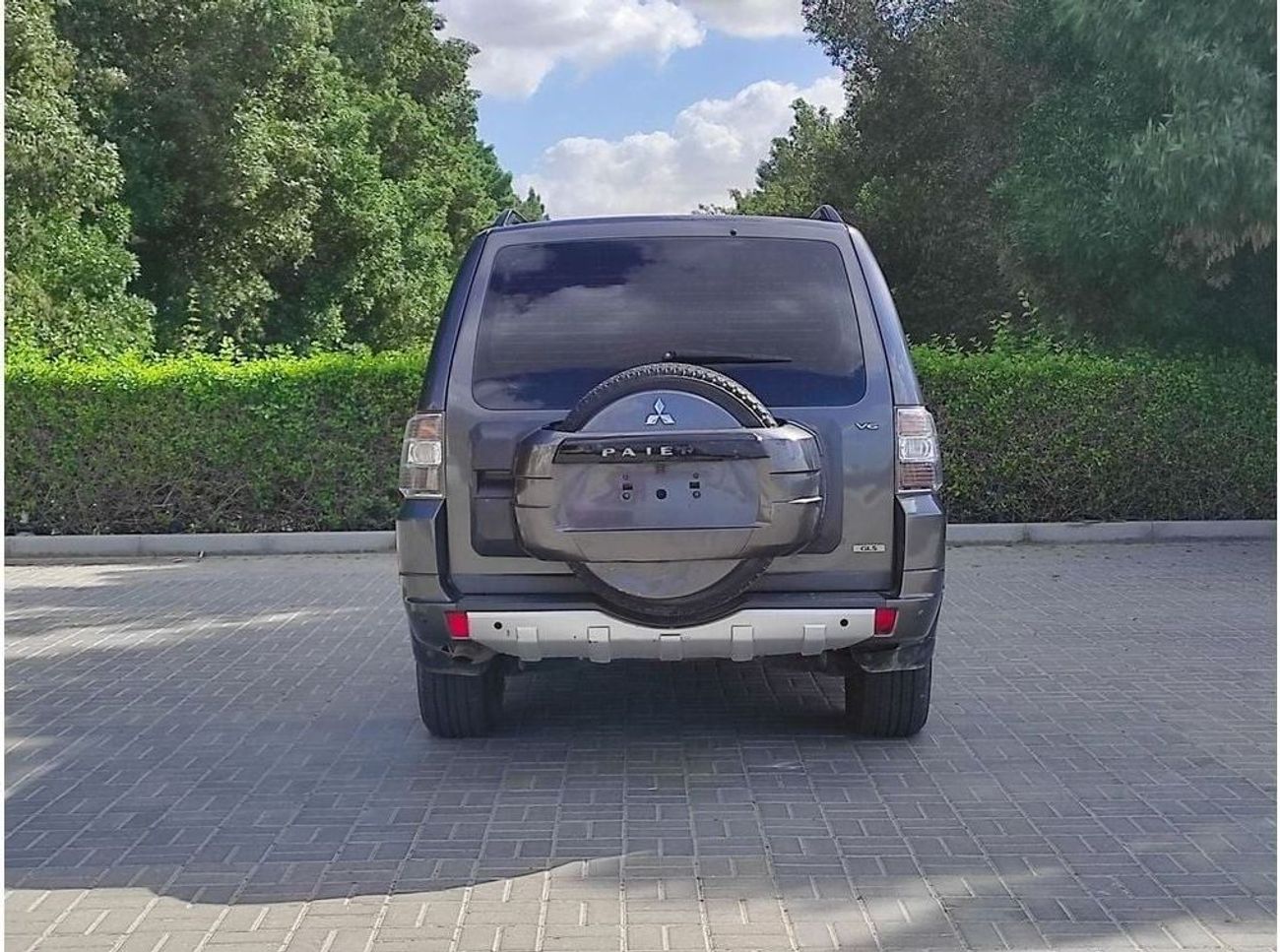 Mitsubishi Pajero GLS 3.5L (186 HP) (7 Seater) Mitsubishi pajero 2013  full automatic