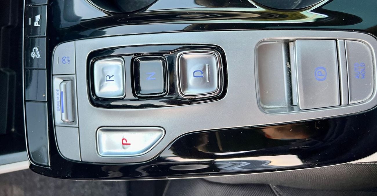 Hyundai Tucson Premium 1.6L gcc warranty one year bank financie available